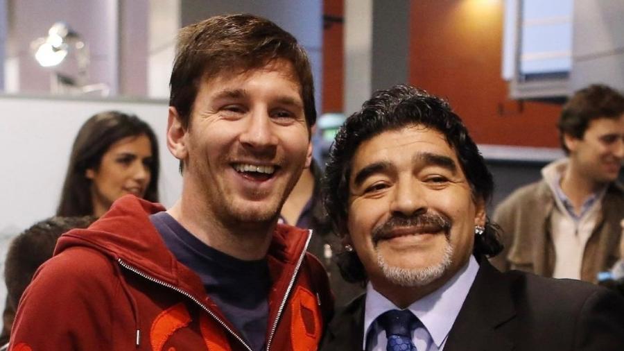 Messi publicou foto com Maradona quando o ídolo argentino faleceu, em novembro de 2020