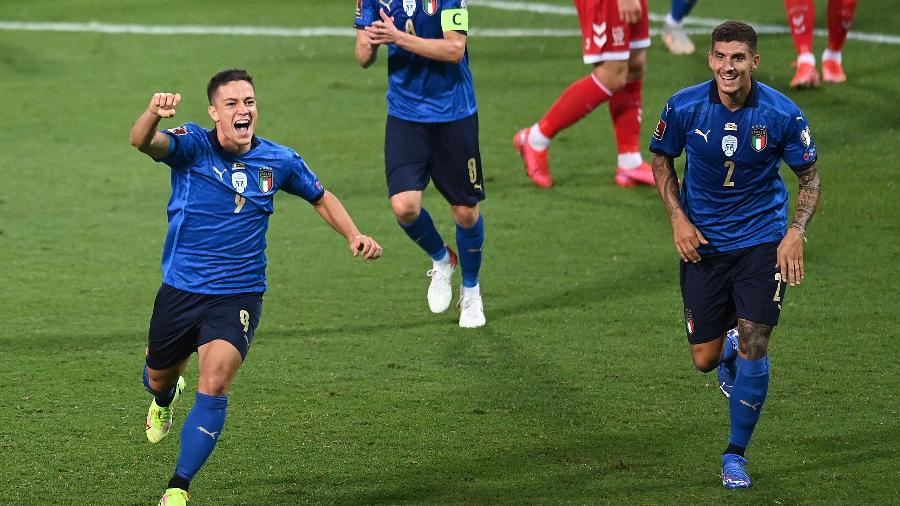 Giacomo Raspadori comemora gol da Itália na vitória contra Lituânia, pelas Eliminatórias da Copa do Mundo de 2022 - Getty Images