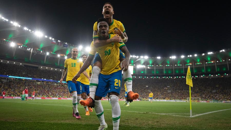 Vini Jr e Neymar comemoram o segundo gol marcado pela seleção brasileira contra o Chile - Lucas Figueiredo/CBF