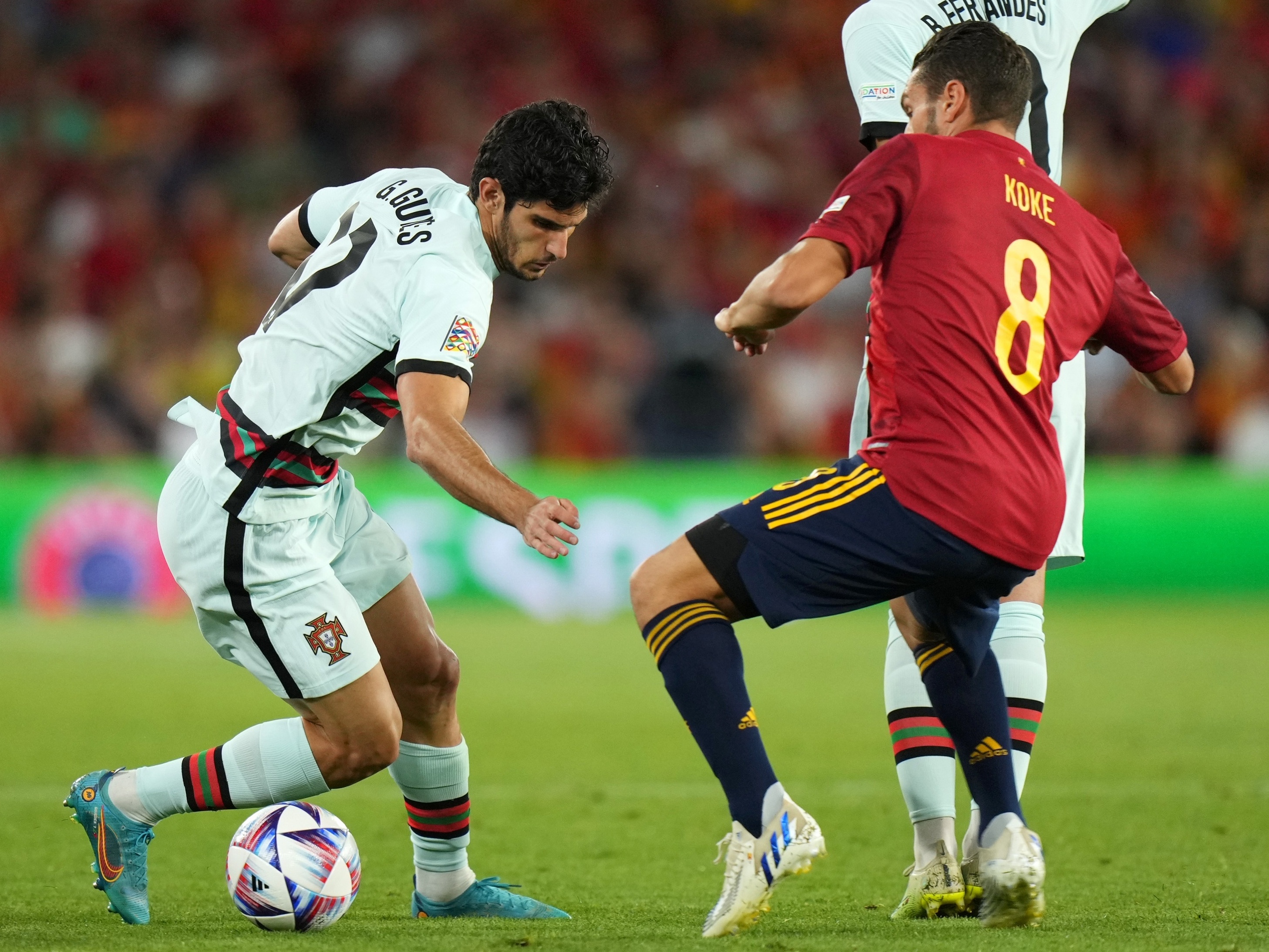 Dicas de domingo: Portugal e Espanha jogam pela classificação à Copa do  Mundo - Lance!