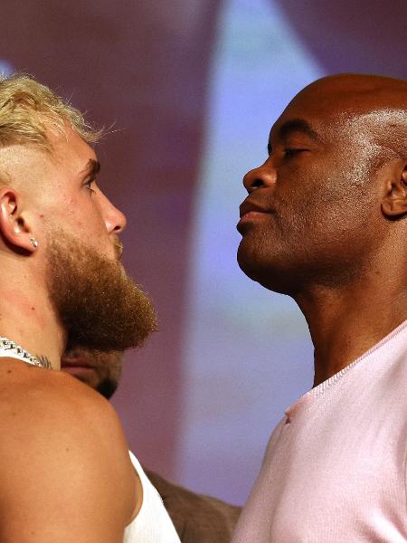 Encarada de Jake Paul e Anderson Silva antes de luta de boxe - Harry How/Getty Images