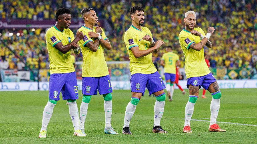 Jogadores da seleção brasileira dançam após gol contra a Coreia do Sul - André Durão / MoWA Press