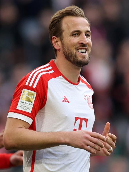 Harry Kane celebra gol pelo Bayern contra o Mainz no Campeonato Alemão