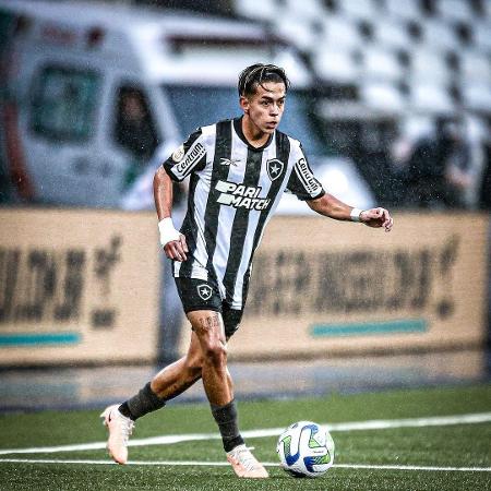 Segovinha confirma retorno ao Botafogo, após empréstimo