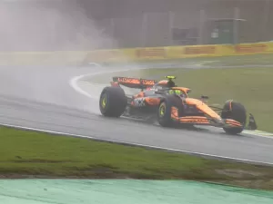 Com chuva, Norris faz a pole do GP de SP e Verstappen vai largar em 17º