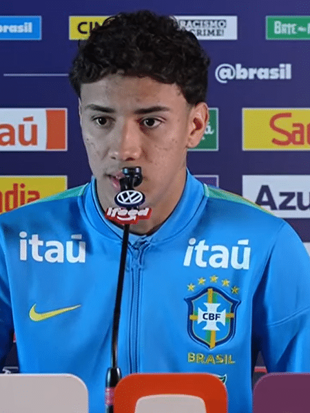 Bontempo durante entrevista coletiva da seleção brasileira