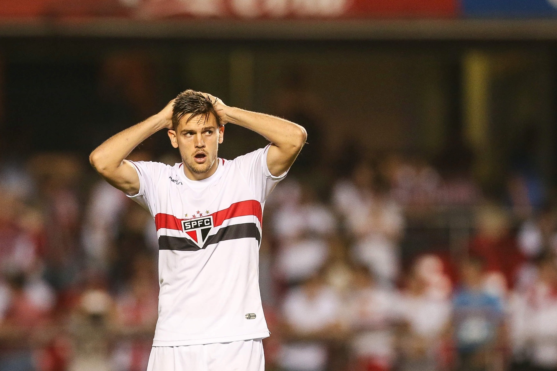 Rafael Toloi foi vendido à Atalanta por 3,5 milhões de euros (R$ 13,9 milhões). São Paulo embolsou R$ 3,5 milhões - Julia Chequer/Folhapress