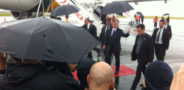 Michel Temer chega ao aeroporto de Chapecó para cerimônia em homenagem à delegação da Chapecoense - Bruno Freitas/UOL