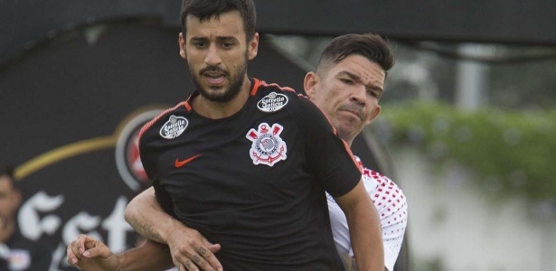 Camacho em jogo-treino do Corinthians em fevereiro; volante é reserva no Atlético-PR - Daniel Augusto Jr. / Ag. Corinthians