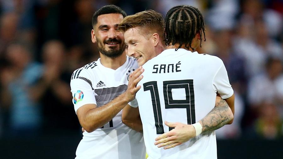 Reus comemora gol da Alemanha contra a Estônia - REUTERS/Ralph Orlowski