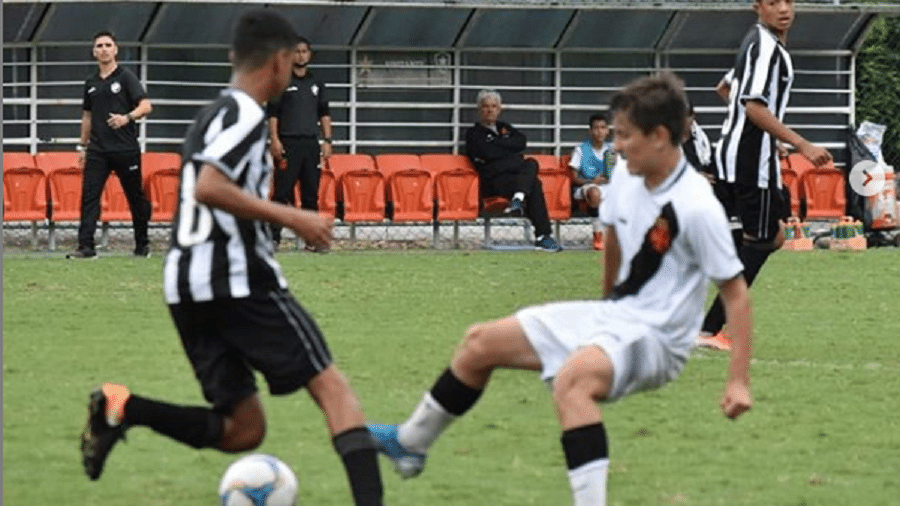 Bernardo Valim, de 13 anos, é motivo de polêmica entre Botafogo e Athletico - Reprodução/Instagram