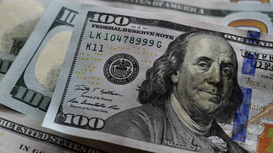 Inclusão de aumento do salário mínimo em pacote dos EUA depende do processo legislativo - Sergei Chuzavkov/SOPA Images/LightRocket via Getty Images