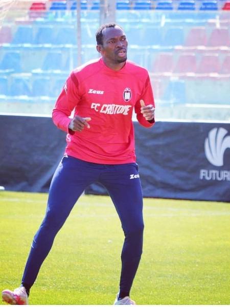 Nwankwo Simy, atacante do FC Crotone - Reprodução/Instagram