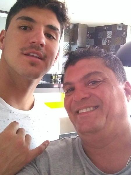 Gabriel Medina e o pai, Claudinho - Arquivo pessoal - Arquivo pessoal