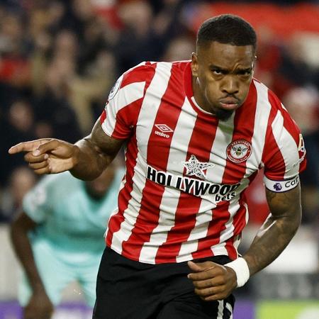 Ivan Toney comemora gol do Brentford - Reuters/John Sibley