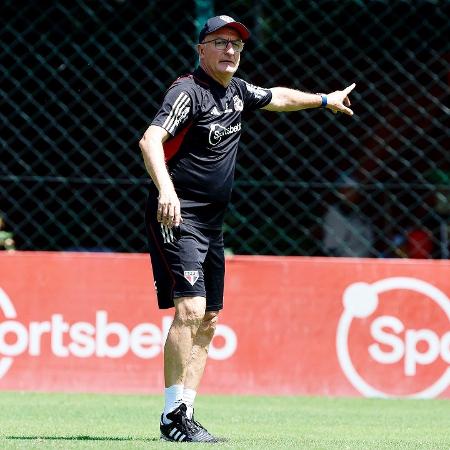 Dorival Junior, técnico do São Paulo, durante último treino antes da final da Copa do Brasil