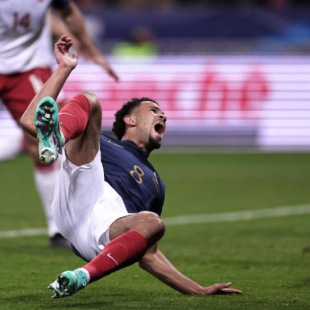 Zaire-Emery durante a falta sofrida no jogo contra Gibraltar