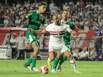 São Paulo e Palmeiras empatam em clássico recheado de polêmica com VAR