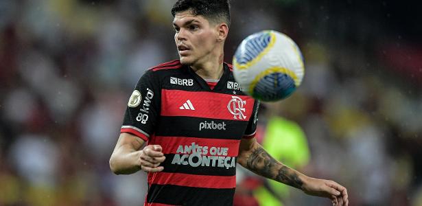 Fla terá Ayrton Lucas titular e Paquetá no banco contra Vitória; veja times