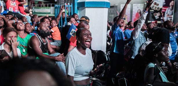 Júlio Gomes: 'Futebol virou a coisa que une o país', diz embaixador brasileiro no Haiti