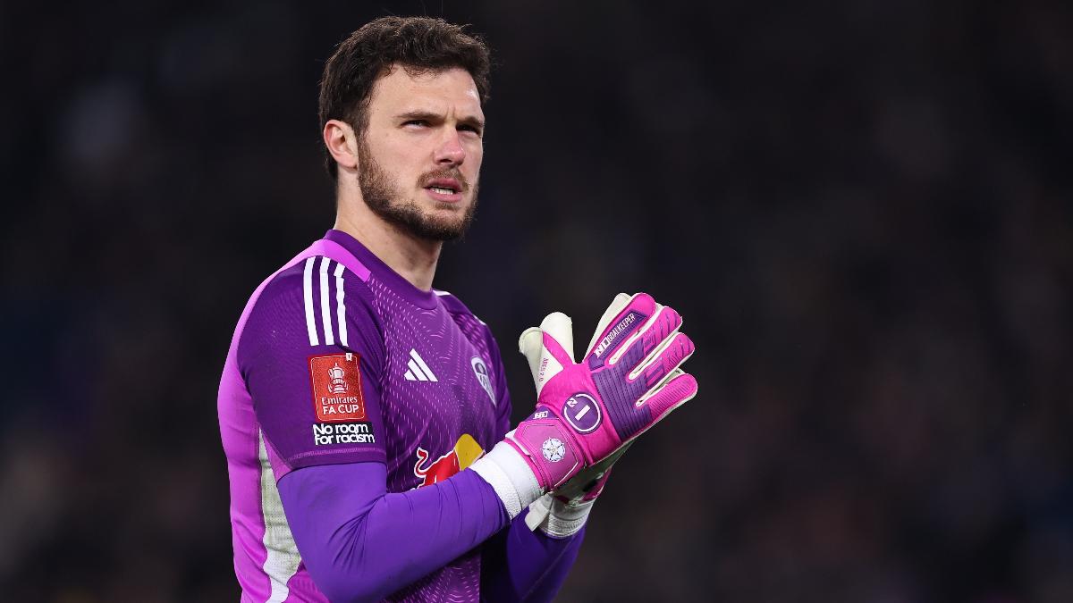 Torino contata Leeds United por Lucas Perri, ex-São Paulo e Botafogo
