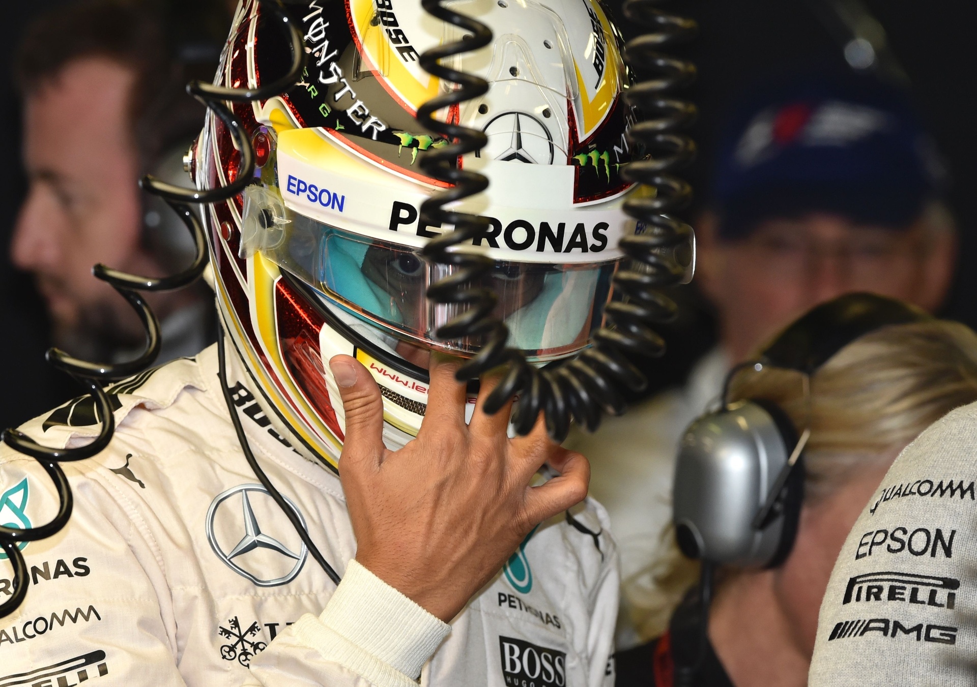 Lewis Hamilton, da Mercedes, durante treino livre em Melbourne - Peter Park/AFP