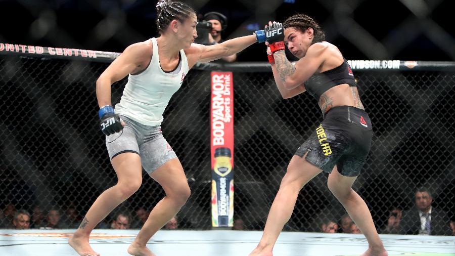 Claudia Gadelha (à direita) e Carla Esparza se enfrentaram no UFC 225 - Dylan Buell/Getty Images