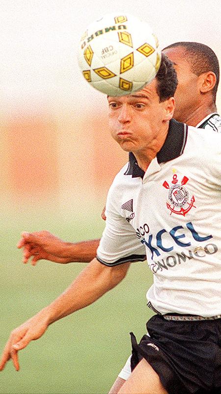 Diniz tem 50 jogos e dois gols pelo Corinthians - Eduardo Knapp/Folha Imagem