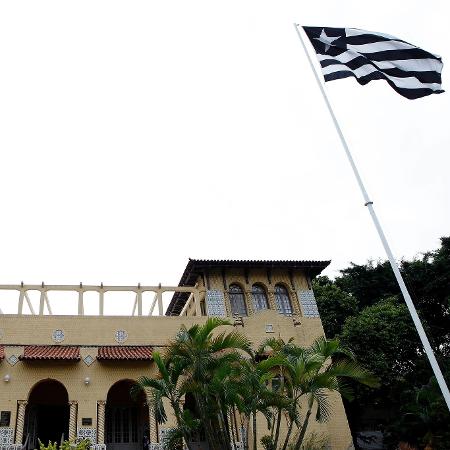 Sócios do Botafogo aprovaram clube-empresa em assembleia na sede de General Severiano