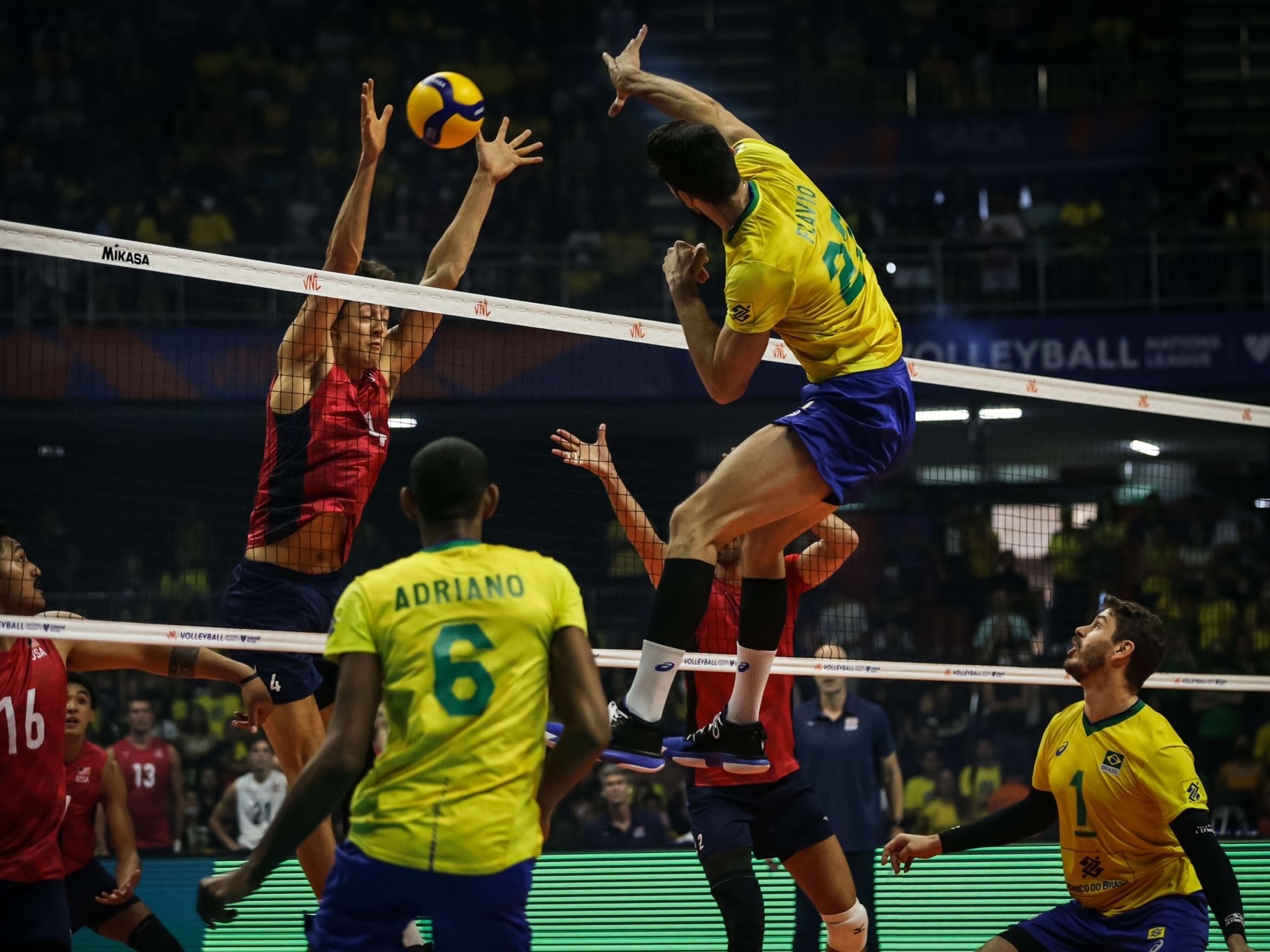 Liga das Nações: No tie-break, Brasil é derrotado pelo Canadá no vôlei