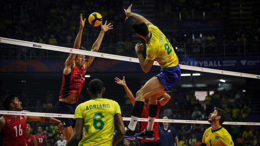Seleção brasileira masculina de vôlei foi derrotada pelos EUA por 3 a 1 - Time Brasil
