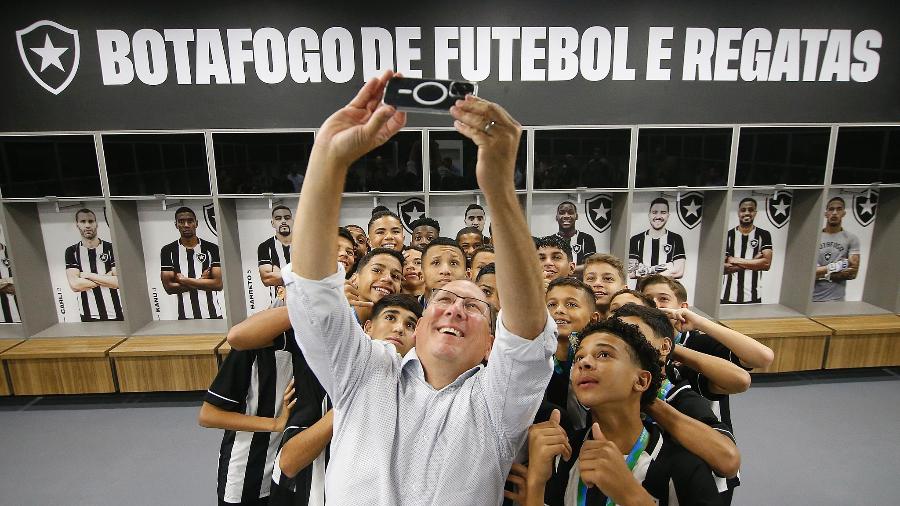 Acesso Total: episódio 1 mostra início da reformulação do Botafogo e  liderança de Kanu no vestiário, botafogo