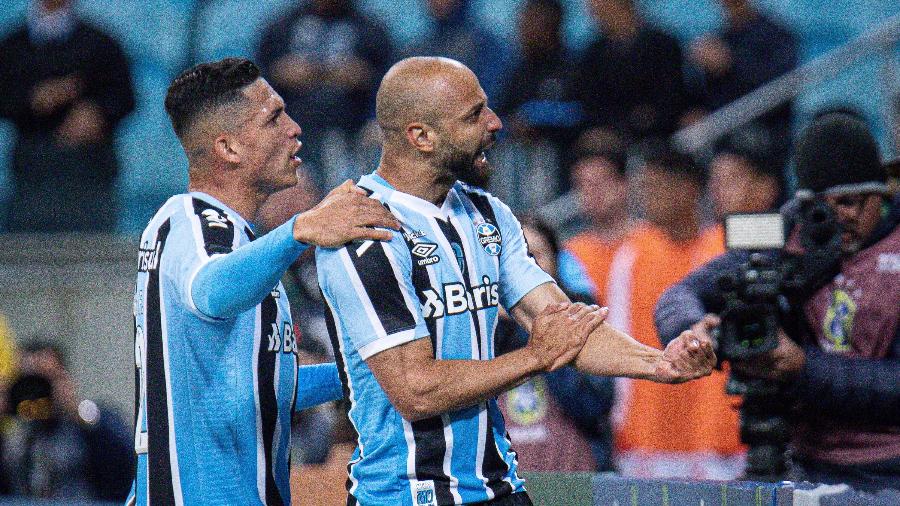 Thaciano amplia para o Grêmio na partida contra o Vila Nova, pela Série B - Maxi Franzoi/AGIF