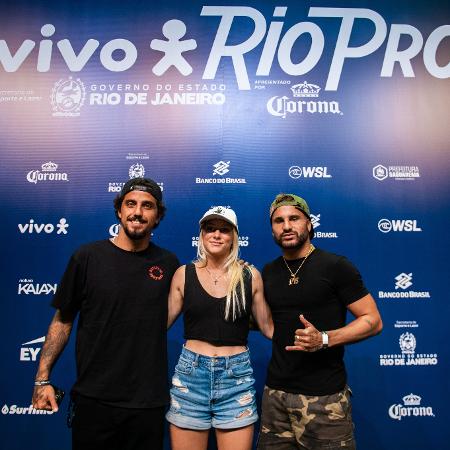 Filipe Toledo, Tatiana Weston-Webb e Ítalo Ferreira em coletiva da WSL no Rio de Janeiro - Thiago Diz / WSL