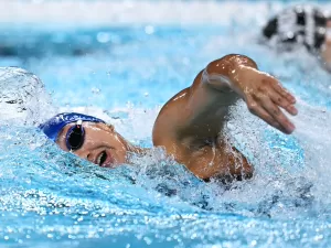 Brasil fica em 7º no 4x200 feminino e iguala marca da última final olímpica