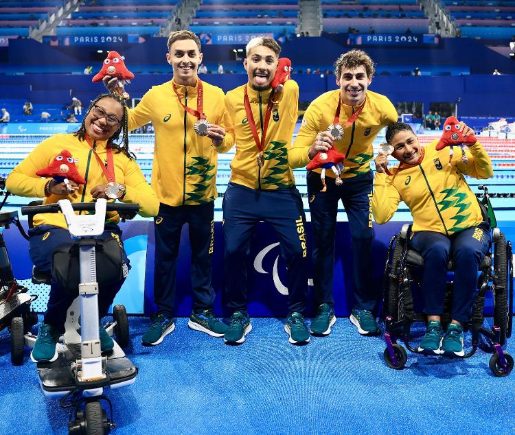 Time do Brasil que levou o bronze no revezamento 4x50m Livre 20 pontos