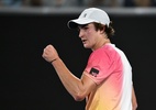 Fonseca dá show, domina top 10 Rublev e vence estreia no Australian Open - Hannah Peters/Getty Images