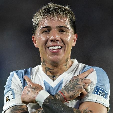 Enzo Fernández comemora gol marcado pela Argentina contra o Brasil nas Eliminatórias - Marcelo Endelli/Getty Images