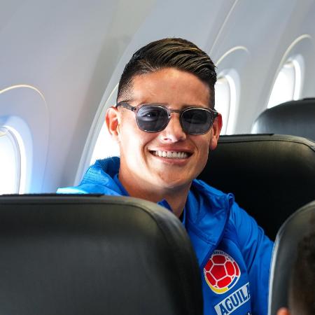 James Rodríguez, da Colômbia, durante viagem para disputar a Copa do Mundo