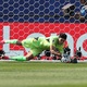 Goleiro que parou Mbapp&eacute; s&oacute; foi vazado duas vezes em p&ecirc;naltis na Copa