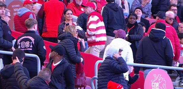 Torcedores do Inter deixam Beira-Rio após time levar 3 a 0 no 1º tempo