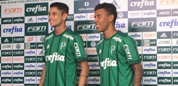 GOL DO PALMEIRAS! Marcos Rocha pega rebote de Santos após chute de Dudu e amplia