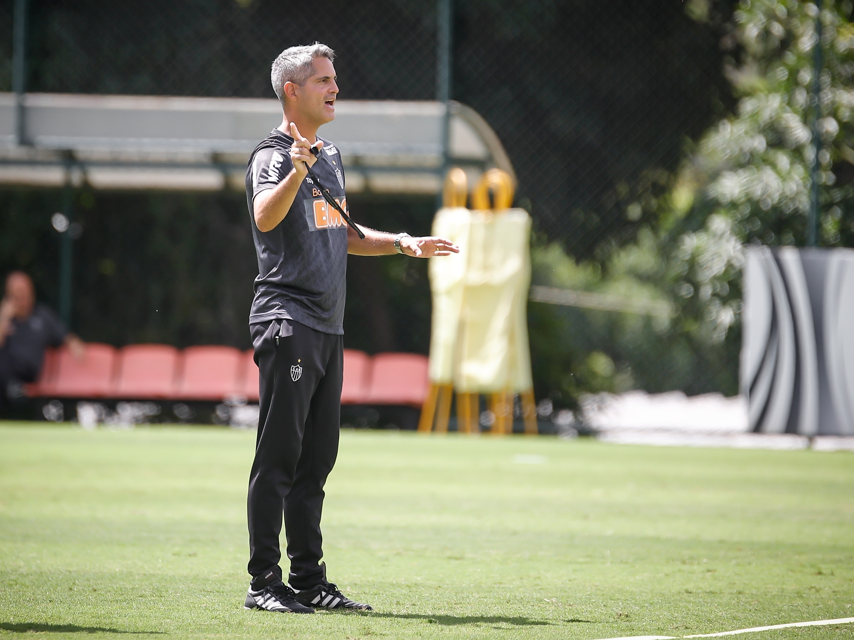 O meio-campista Elias conversou - Clube Atlético Mineiro