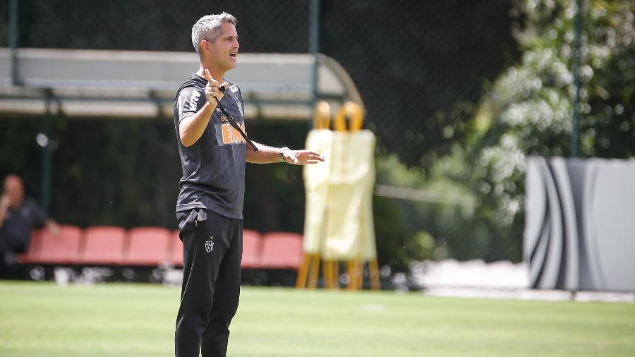 Rodrigo Santana, técnico interino do Atlético-MG, deve ficar como auxiliar da comissão de novo treinador - Bruno Cantini/Divulgação/Atlético-MG