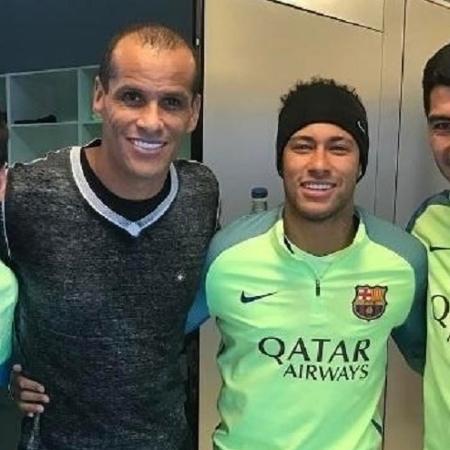 Rivaldo chegou a tirar foto com Neymar durante passagem do craque pelo Barça - Reprodução/Instagram