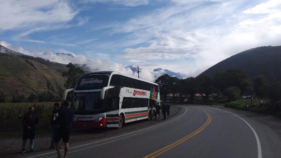 Ônibus da Ormeño com torcedores do Flamengo durante passagem pelo Peru - Diego Salgado/UOL Esporte