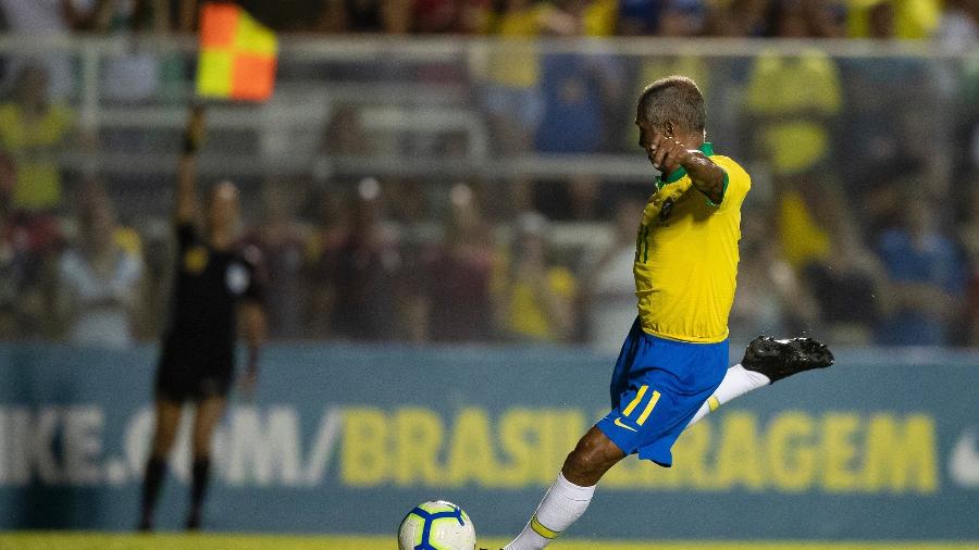 Romário teve gol anulado ainda no primeiro tempo do duelo festivo em Fortaleza - Lucas Figueiredo/CBF