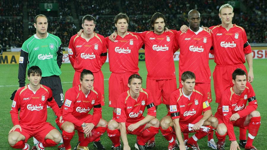 Jogadores do Liverpool, antes da partida contra o São Paulo, pelo Mundial de Clubes de 2005 - Koichi Kamoshida/Getty Images
