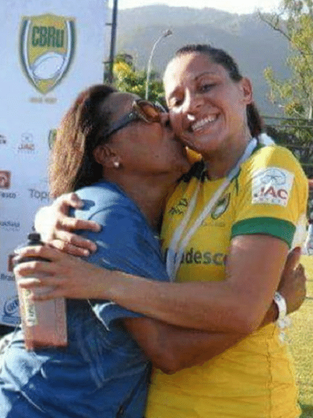 A jogadora de rúgbi Mariana Ramalho ajuda pessoas pela internet  - Arquivo Pessoal