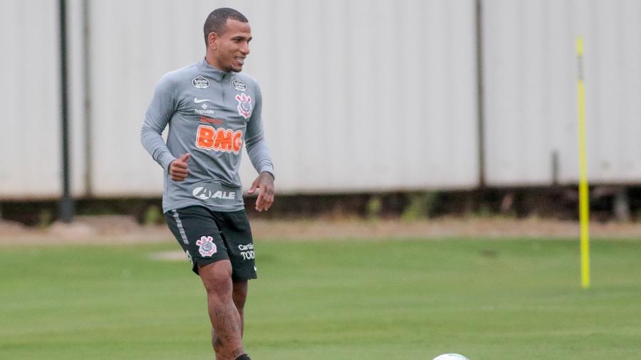 Otero em ação em treino do Corinthians no CT Joaquim Grava - Rodrigo Coca/Corinthians